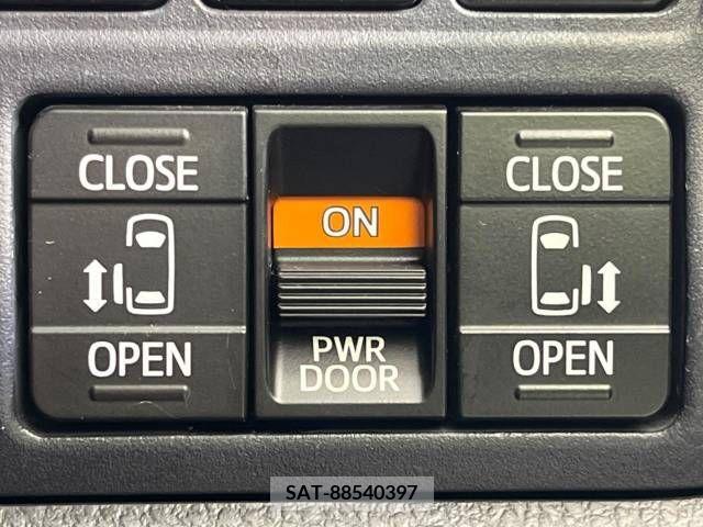 Toyota VOXY 2015-09 215499-5