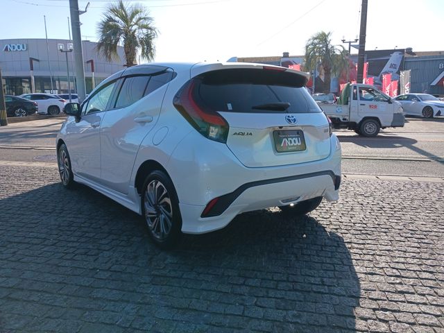 Toyota AQUA 2021-09 190184-2