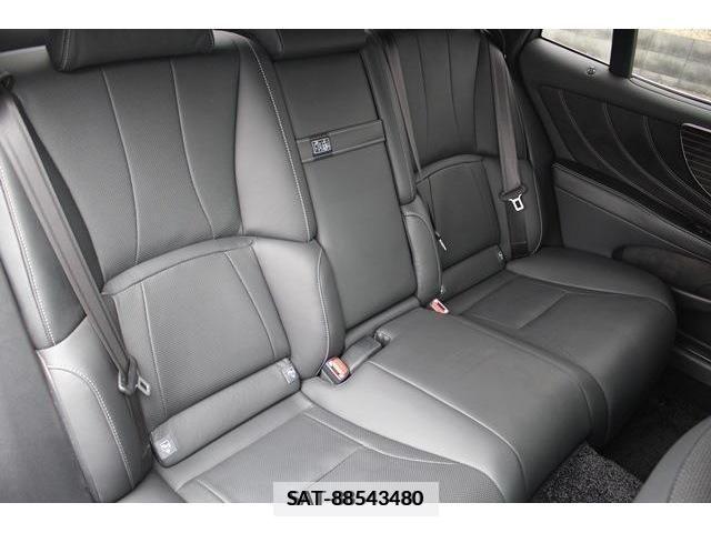 Lexus LS 2018-03 354360-12