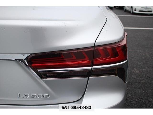 Lexus LS 2018-03 354360-10
