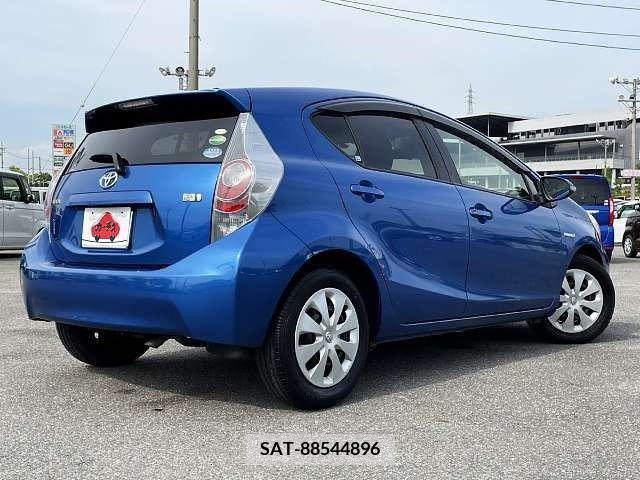 Toyota AQUA 2012-11 260250-2