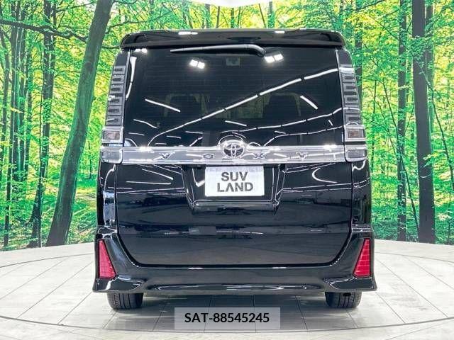 Toyota VOXY 2018-03 321566-16