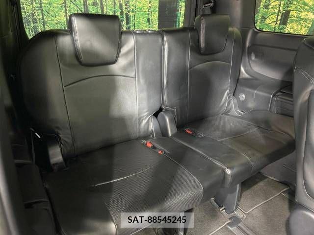 Toyota VOXY 2018-03 321566-10