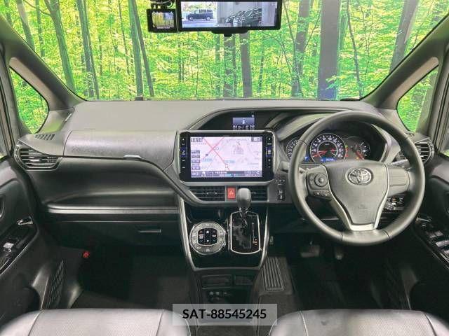Toyota VOXY 2018-03 321566-1