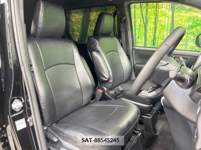 Toyota VOXY 2018-03 321566-8