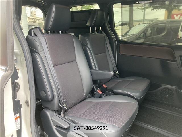 Toyota ESQUIRE 2019-09 335203-11