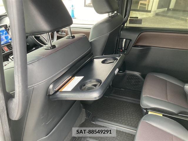 Toyota ESQUIRE 2019-09 335203-18