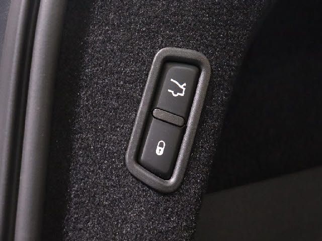 Maserati LEVANTE 2016-12 195902-17