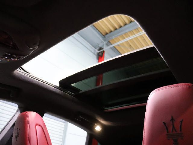 Maserati LEVANTE 2016-12 195902-11