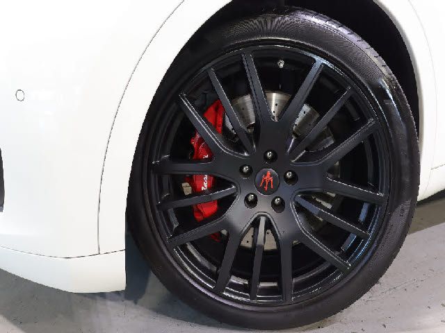 Maserati LEVANTE 2016-12 195902-18