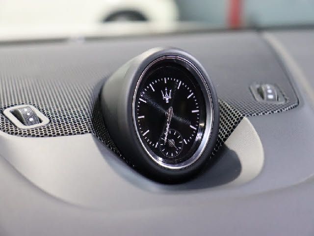 Maserati LEVANTE 2016-12 195902-14