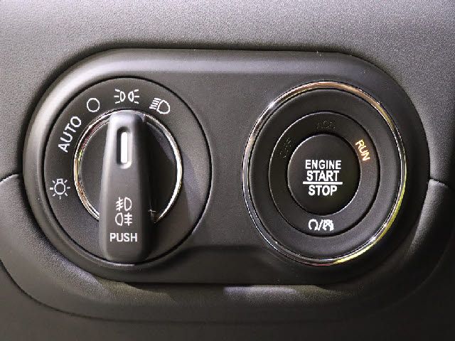 Maserati LEVANTE 2016-12 195902-10