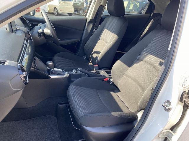 Mazda DEMIO 2017-03 12511-12