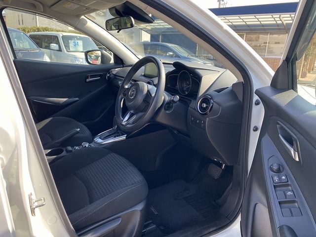 Mazda DEMIO 2017-03 12511-10