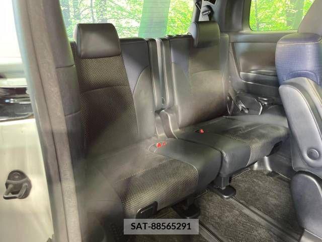 Toyota VELLFIRE 2017-10 369809-9
