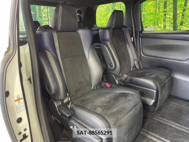 Toyota VELLFIRE 2017-10 369809-8