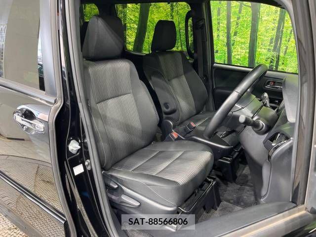 Toyota VOXY 2019-06 345588-8