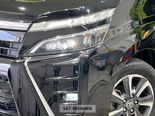 Toyota VOXY 2019-06 345588-13
