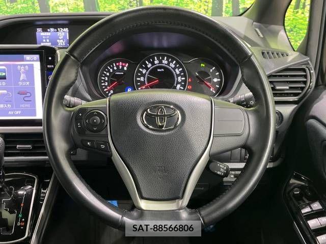 Toyota VOXY 2019-06 345588-12