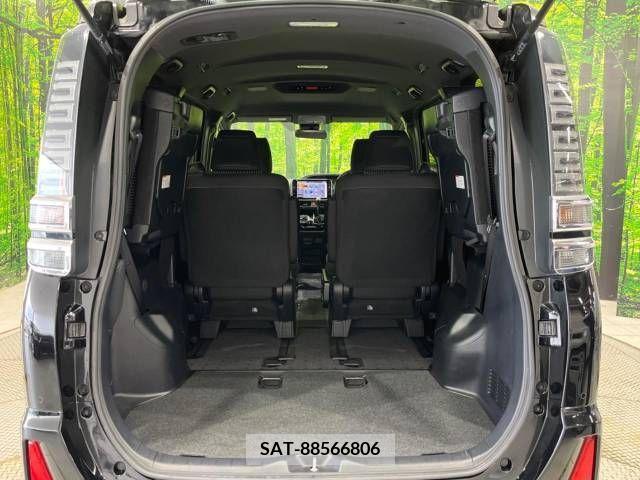 Toyota VOXY 2019-06 345588-11