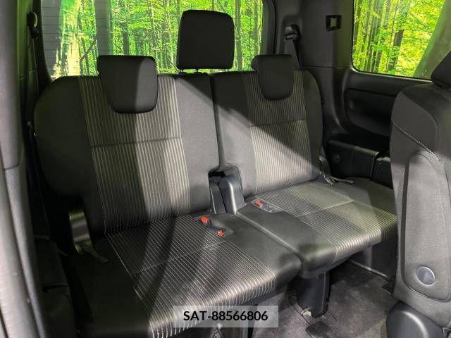 Toyota VOXY 2019-06 345588-10