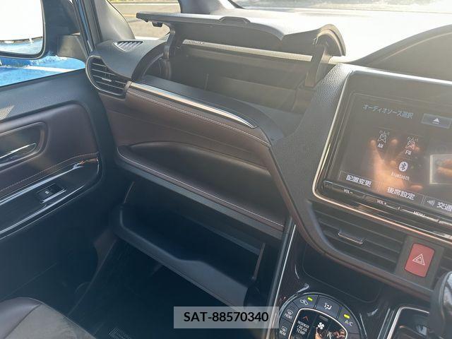 Toyota ESQUIRE 2017-07 348154-25