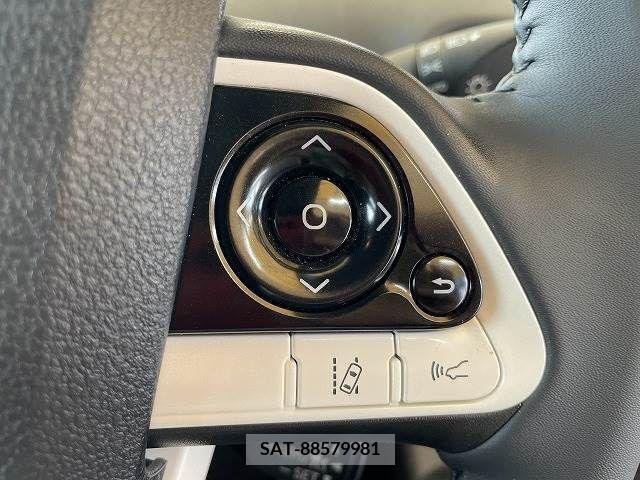 Toyota PRIUS 2018-02 281868-4