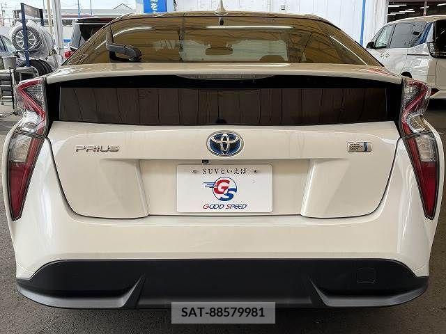 Toyota PRIUS 2018-02 281868-18