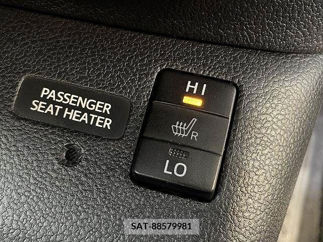 Toyota PRIUS 2018-02 281868-5