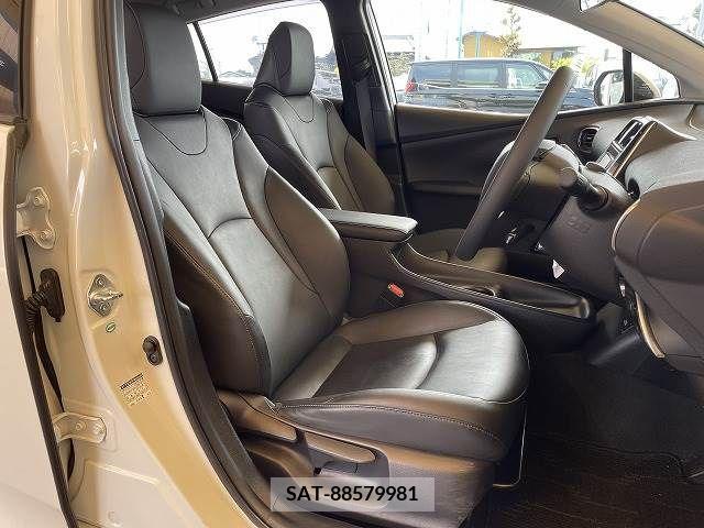 Toyota PRIUS 2018-02 281868-7