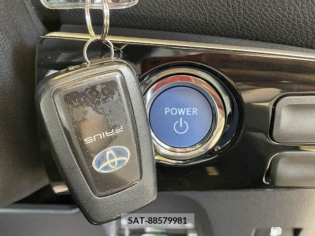 Toyota PRIUS 2018-02 281868-14