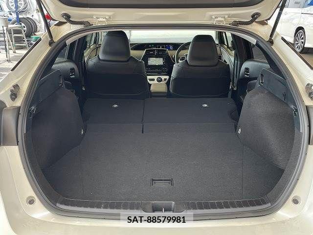 Toyota PRIUS 2018-02 281868-19