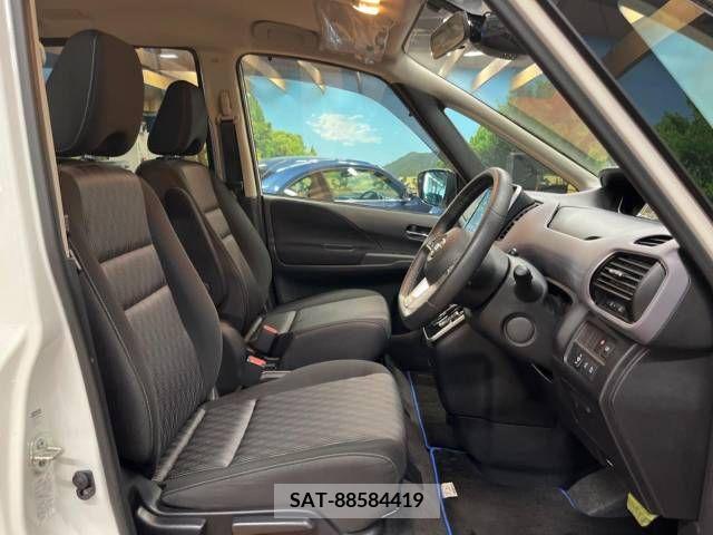 Nissan SERENA 2019-09 284122-8