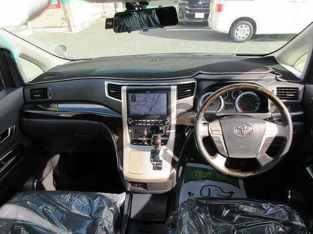 Toyota ALPHARD 2011-10 185824-1