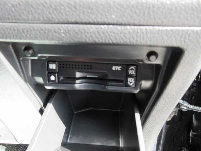Toyota ALPHARD 2011-10 185824-9