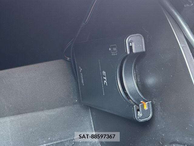 Toyota PRIUS 2019-02 209568-10