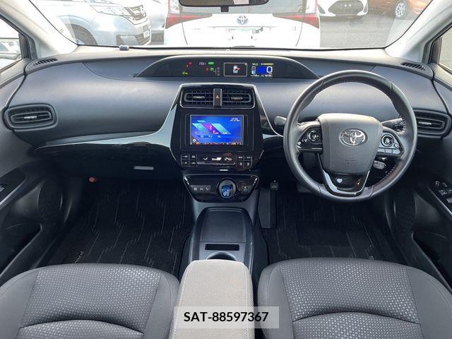 Toyota PRIUS 2019-02 209568-1
