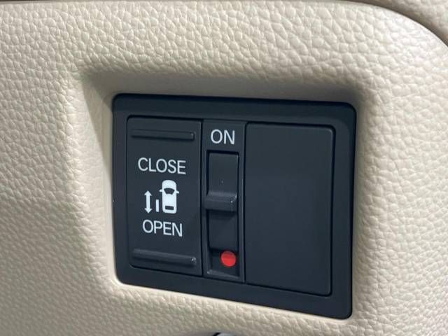 Honda N BOX 2018-03 9896-6