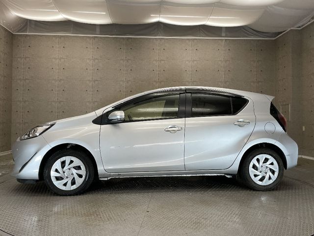 Toyota AQUA 2020-10 181222-8