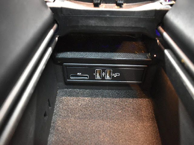 Mercedes Benz C-CLASS 2018-11 192377-14