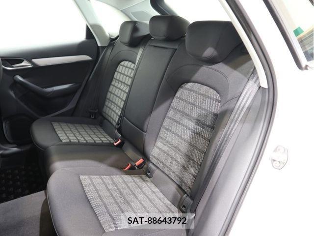 Audi Q3 2016-11 381589-18