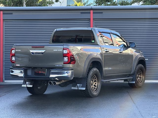 Toyota HILUX 2021-05 192409-2