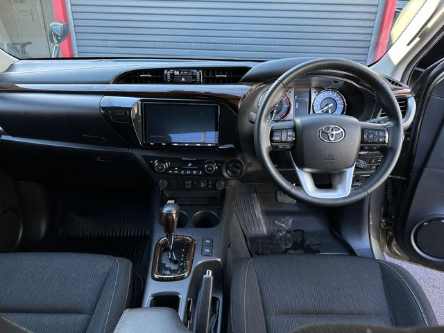 Toyota HILUX 2021-05 192409-1