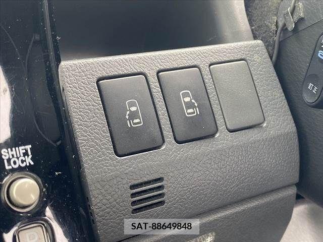 Toyota VOXY 2008-08 289263-3