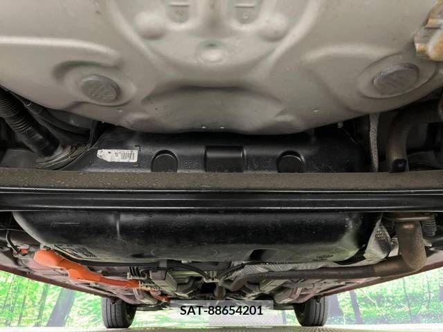 Toyota AQUA 2013-08 343294-19