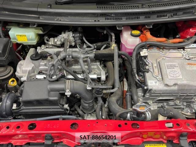 Toyota AQUA 2013-08 343294-18