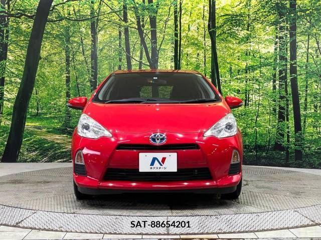 Toyota AQUA 2013-08 343294-14