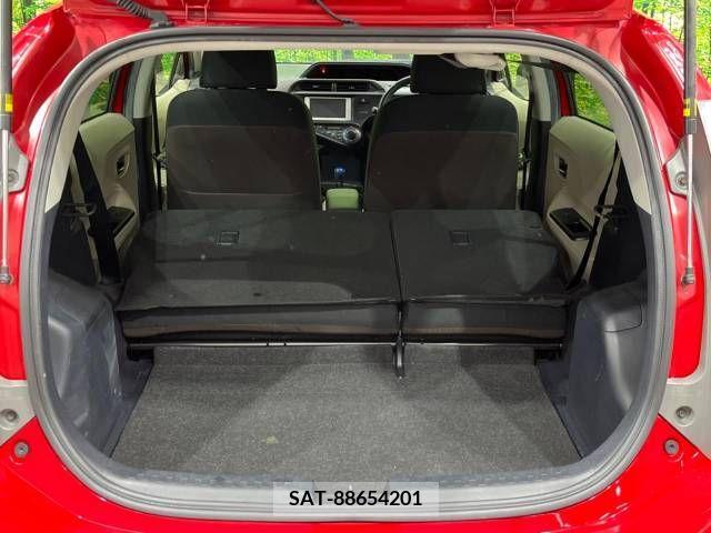 Toyota AQUA 2013-08 343294-10