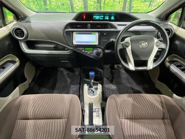 Toyota AQUA 2013-08 343294-1