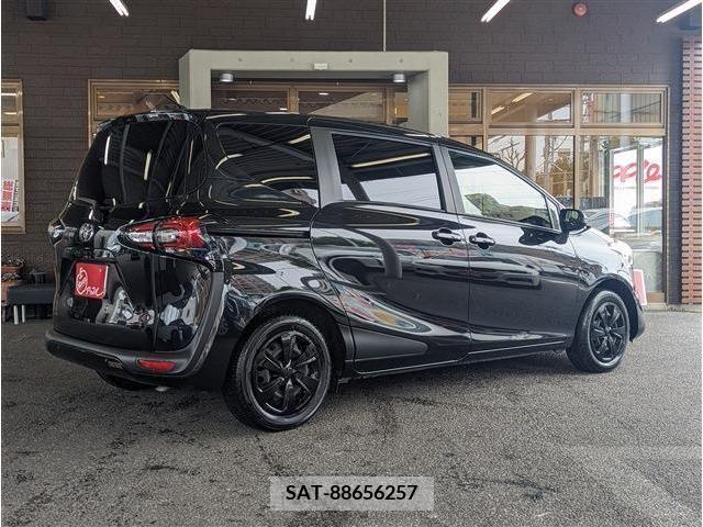 Toyota SIENTA 2022-04 287126-2